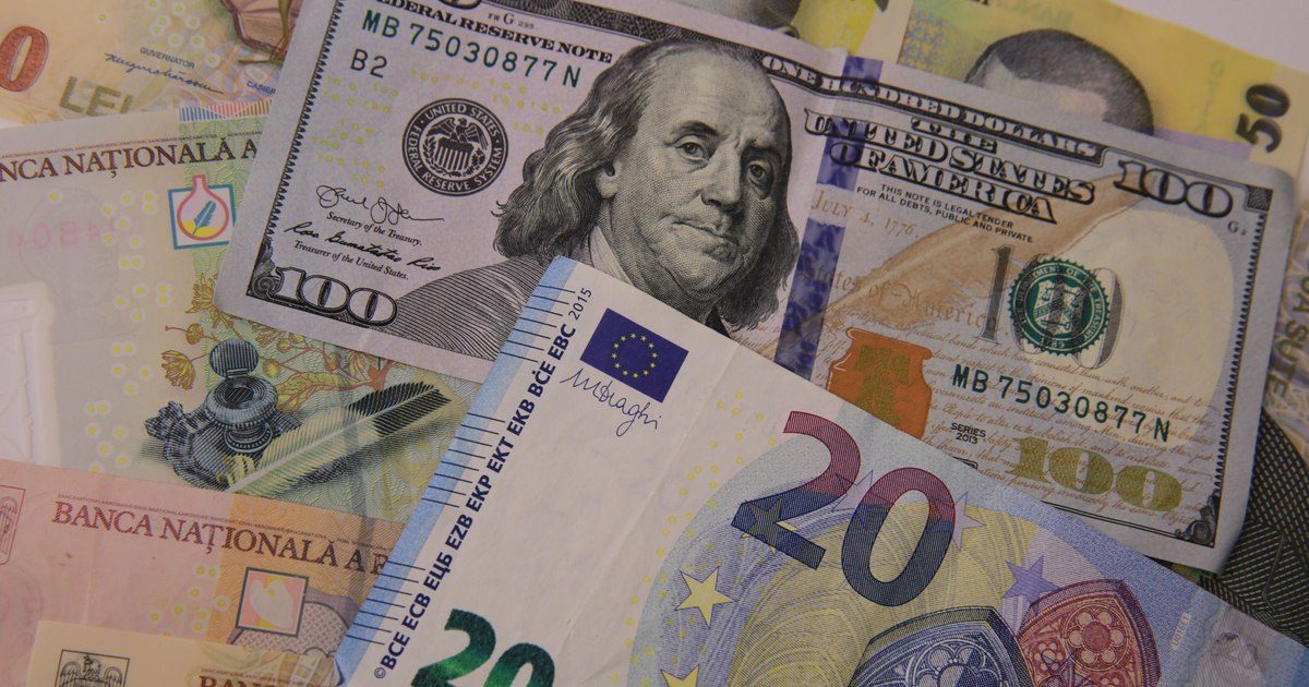 BNR anunță scăderea cursului euro la 5,3373 lei, luni, 12 octombrie 2026 (Foto: Adevărul)