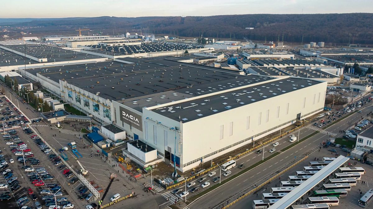 EXCLUSIV ULTIMA ORĂ Șeful Renault Group răbufnește indignat în România: Credeți că e normal ca banii publici, ai… (Foto: Capital)