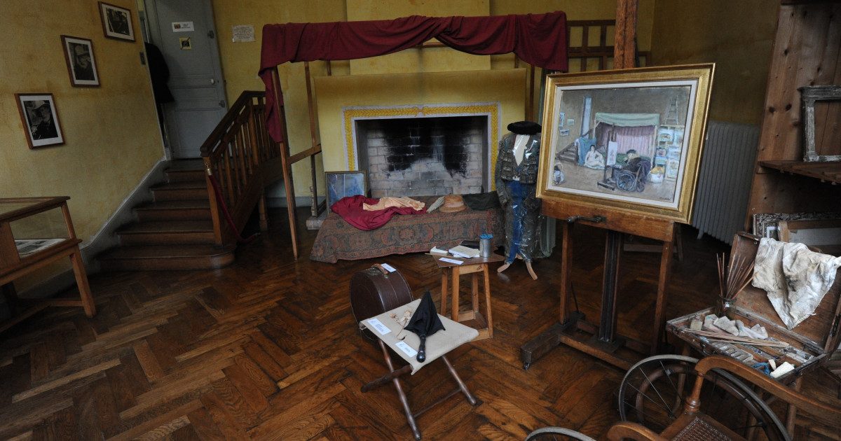 Anchetatorii francezi recuperează două tablouri de Renoir furate dintr-un muzeu din Cagnes-sur-Mer (Foto: Digi24)