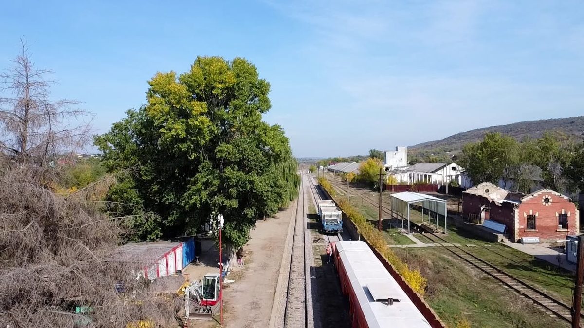 Trenurile circulă din nou pe linia Galați–Târgu Bujor, după doi ani de întrerupere cauzată de inundațiile din 2024 (Foto: Economedia)