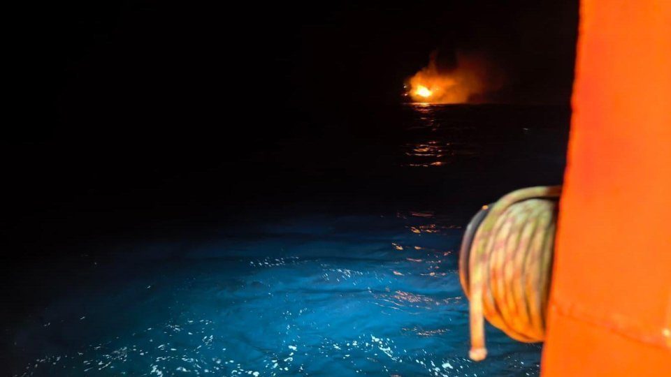 Incendiu la bordul unei nave, în apropiere de Sulina. Opt marinari sunt dispăruți (Foto: Radio România Actualități)