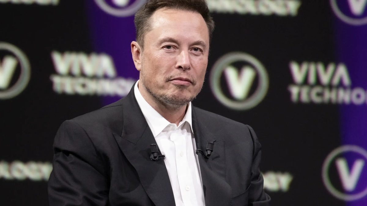 Elon Musk a prezentat noul Tesla Roadster, prezentat ca fiind capabil să zboare (Foto: Capital)