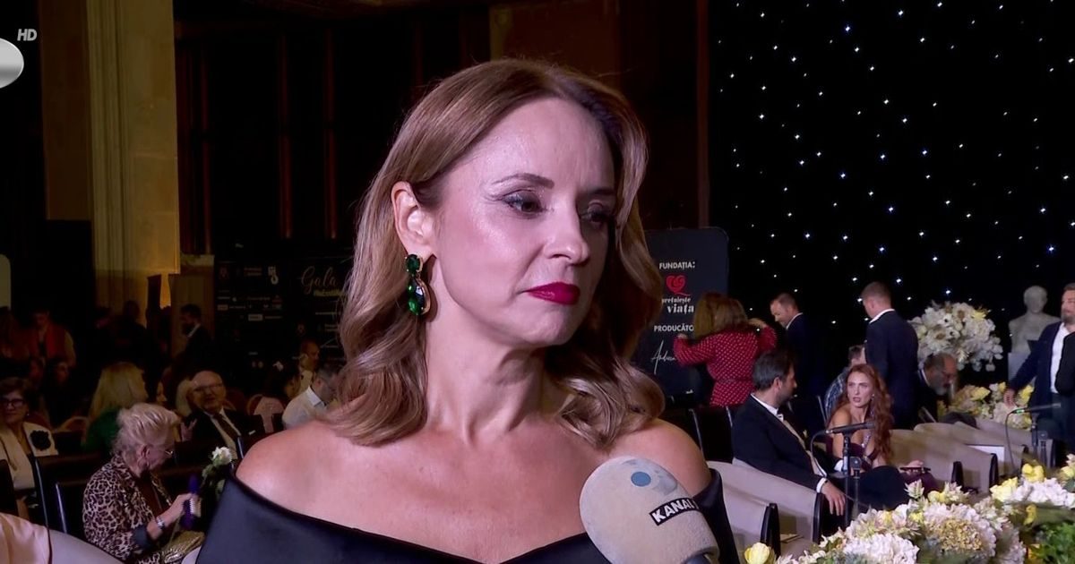 Angela Similea a primit un trofeu la gala „Nu există nu se poate” (Foto: Știrile Kanal D)