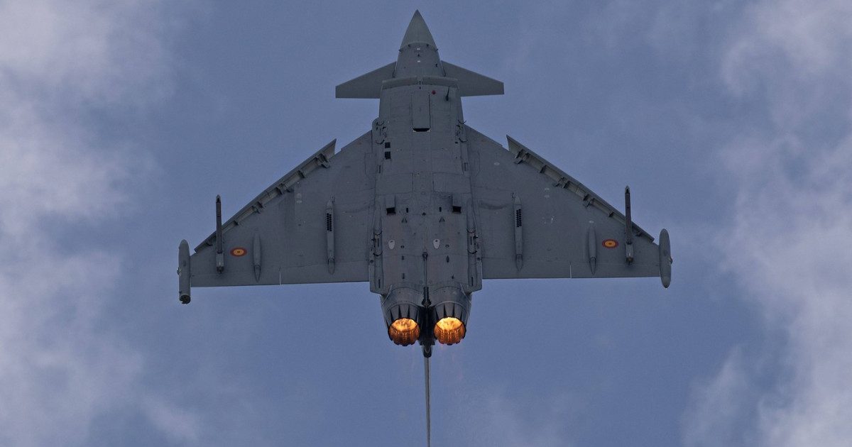 Avioane militare britanice, survolate de drone neidentificate, în timpul unor exerciții militare (Foto: Digi24)