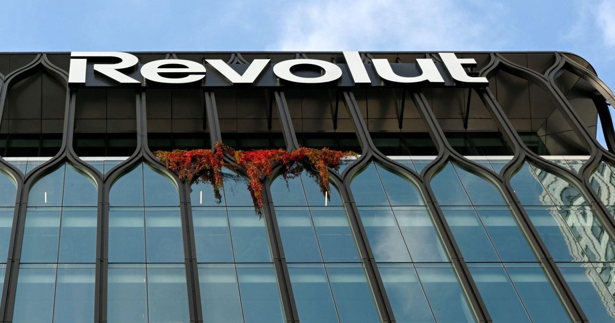 Revolut a anunțat perturbări care afectează accesul clienților la mai multe servicii (Foto: Digi24)