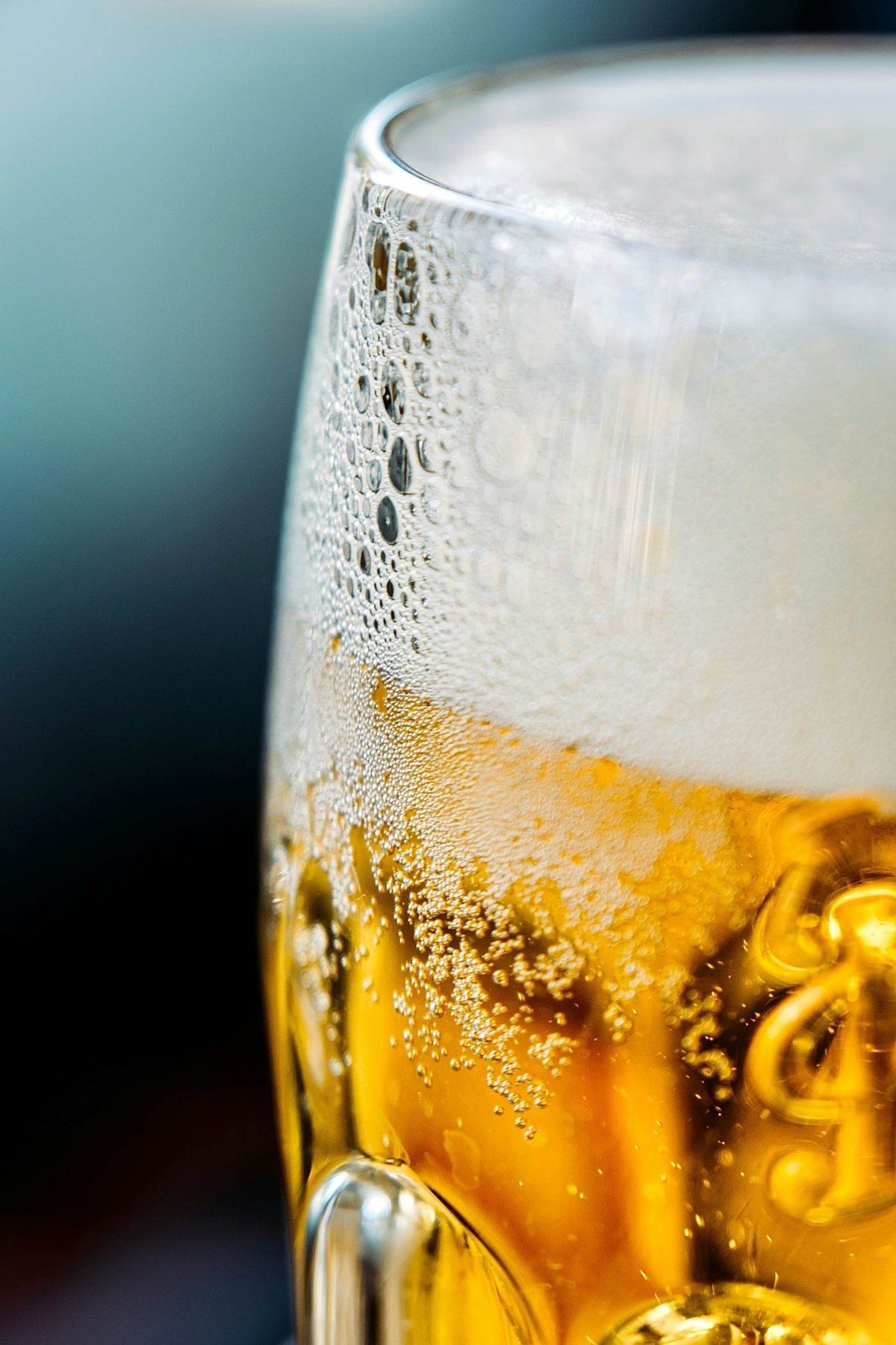 Studiu: Berea fără alcool își face tot mai mult loc în preferințele românilor (Foto: Bursa)