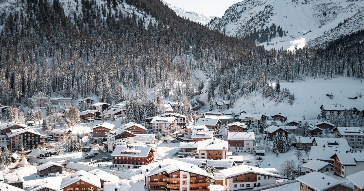 Au cumpărat o stațiune de schi din Austria cu 2 euro, dar riscă o amendă de 250.000 de euro (Foto: Click)