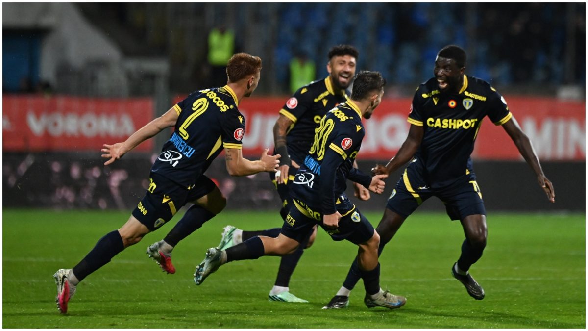 Petrolul Ploiești a câștigat cu 3-1 în deplasarea de la FC Botoșani (Foto: Fanatik)