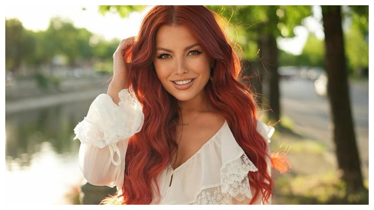 Elena Gheorghe a purtat ținuta aleasă de fiica ei la filmările „Vedeta familiei” de la TVR 1. (Foto: Cancan)