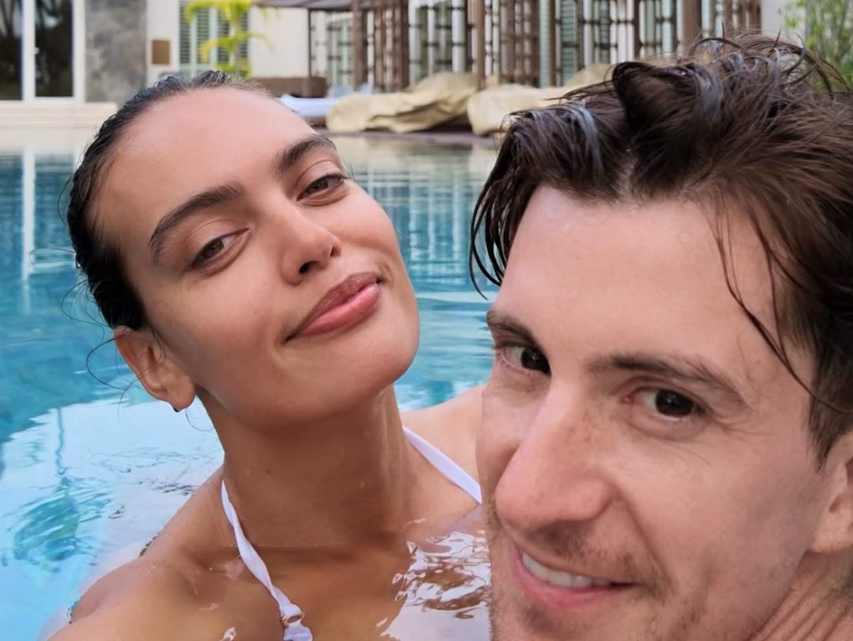 Rareș Cojoc și-a sărbătorit iubita în Mauritius. Cum s-au lăsat pozați cei doi în piscină (Foto: Spynews)