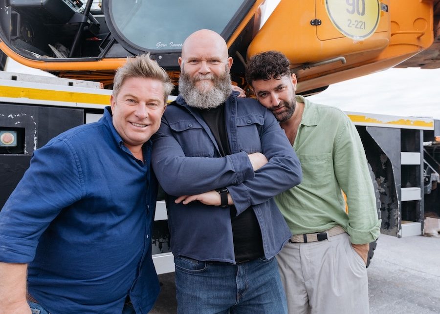 Darko Perić joacă alături de Smiley și Pavel Bartoș în comedia „Vacanță All Inclusive” (Foto: Bihoreanul)