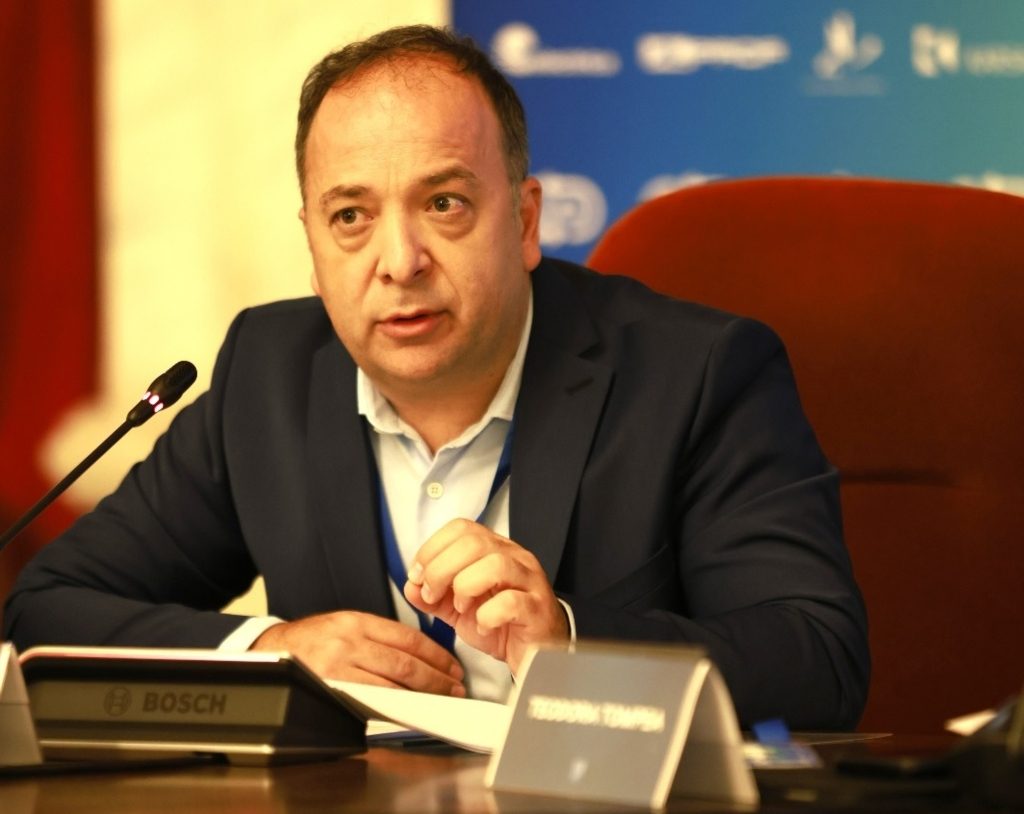 România ar putea fi lovită de o nouă criză economică. Adrian Negrescu: „Nu vom mai avea cu ce să sprijinim economia” (Foto: Ziare.com)