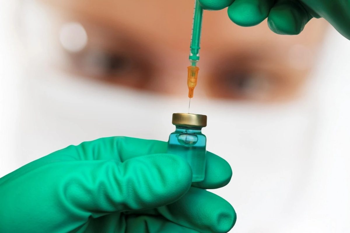 Farmaciile pot comanda cele 370.000 de doze de vaccin antigripal disponibile în depozite (Foto: Realitatea)