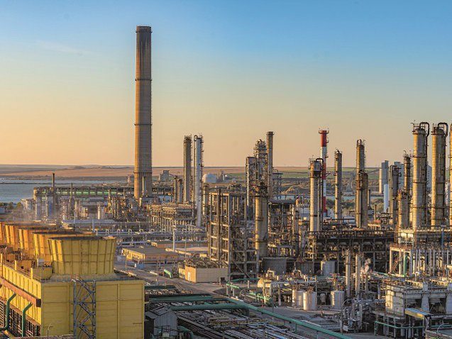 Statul a primit în 2010 un pachet de 44,7% din Rompetrol Rafinare în contul datoriilor istorice (Foto: Ziarul Financiar)