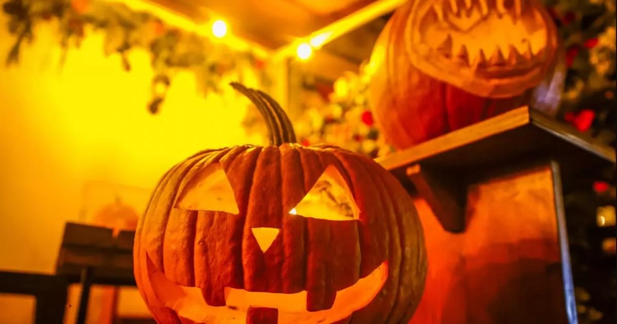 Halloween 2026. Când pică sărbătoarea și ce tradiții respectă oamenii pe 31 octombrie (Foto: Observator (Antena 1))