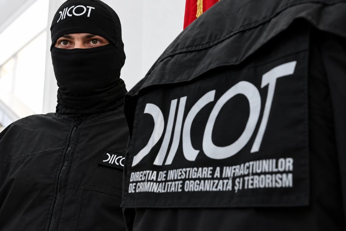 DIICOT a efectuat percheziții în București și Ilfov într-o anchetă privind două grupări (Foto: Realitatea)