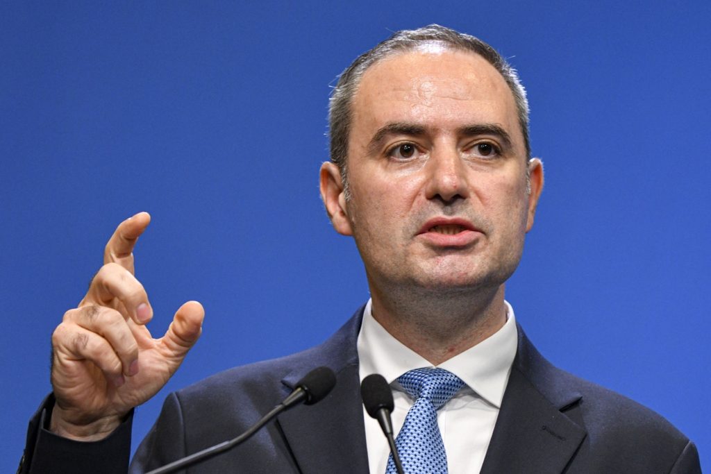 Adrian Negrescu estimează costul amânării rectificării bugetare la 10–15 milioane de lei pe zi. (Foto: Ziare.com)