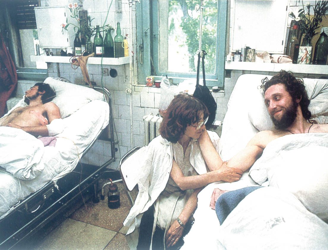 Marian Munteanu este în doliu. Mama fostului lider al studenților de la Mineriadă a murit (Foto: ActiveNews)