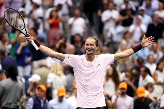 Alexander Zverev și-a asigurat prima poziție în clasamentul ATP prin calificarea în sferturi la Viena (Foto: News.ro)