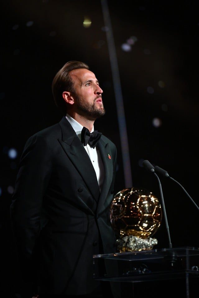 Harry Kane a câștigat Balonul de Aur 2026, în fața lui Kylian Mbappé (Foto: News.ro)