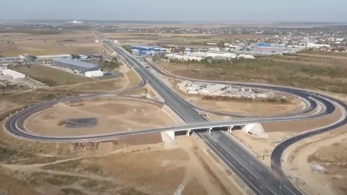 Se montează parapete de protecție pe lotul 3 al A0 Nord, între Afumați și Pantelimon (Foto: Știripesurse)